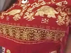 与乔伊在草地上的肛门